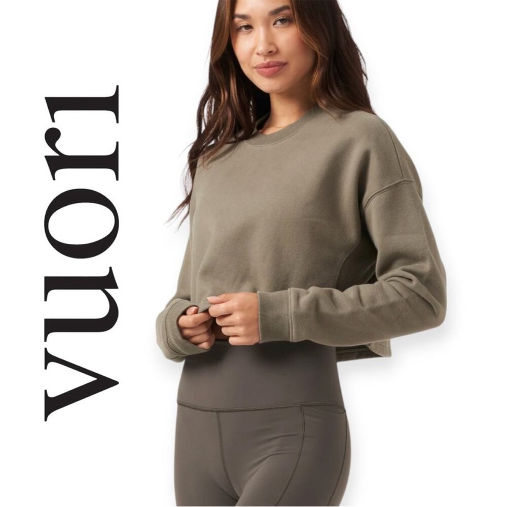 Vuori Women’s Olive Green Cropped Sweatshirt Size Small